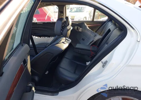 2010 Mercedes-Benz C 300 Luxury 4Matic/Sport 4Matic z USA, uszkodzony, nr VIN WDDGF8BB6AR103713